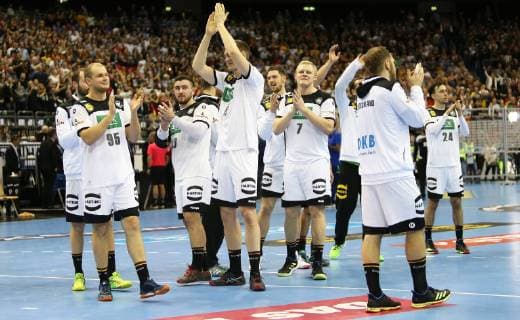 l-r Jubel beim Team Deutschland Paul Drux, Jannik Kohlbacher, Finn Lemke, Patrick Wiencek, Patrick Groetzki nach Sieg des Spiels Deutschland gegen Brasilien der Handball- WM 2019 der Maenner am 12.01.2019 in der Mercedes-Benz Arena in Berlin Handball - WM 2019 - Gruppe A - Deutschland - Brasilien