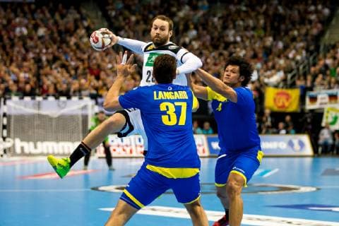 Berlin, 12. Januar 2019 - Handball, IHF Men s World Championship WM Weltmeisterschaft 2019, Deutschland - Brasilien: Haniel Vincius Inoue Langaro (Brasilien, 37), Steffen Fäth (Deutschland, 23), Thiagus Petrus Goncalves dos Santos (Brasilien, 14)