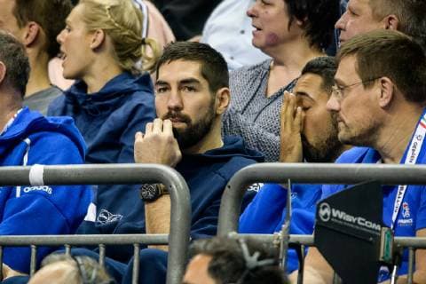 Handball WM, Frankreich - Serbien Frankreich vs Serbien, Handball Weltmeisterschaft 2019, 12.01.2019 Nikola Karabatic ratlos auf der Tribüne beim Spiel zwischen Frankreich und Serbien bei der Handball Weltmeisterschaft in Berlin am 12.01.2019, , Berlin BER Germany Mercedes-Benz-Arena