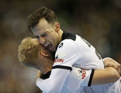 Sport Bilder des Tages 12.01.2019, Handball IHF Weltmeisterschaft Dänemark und Deutschland 2019, Vorrunde, Gruppe A, Deutschland - Brasilien, in der Mercedes-Benz Arena Berlin. (L-R) Matthias Musche (Deutschland) und Patrick Groetzki (Deutschland) jubeln