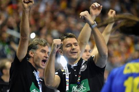 Christian Prokop (Trainer Deuztschland), jubelt nach einem Tor, Deutschland-Brasilien Germany-Brazil Brasilia-France IHF Handball Weltmeisterschaft 2019, Hanball World Championship WM Weltmeisterschaft 2019, Herren, Männer, Maenner, men, Handball, Deutschland, Germany, Vorrunde, Gruppe A, group A Berlin, 12.1.2019