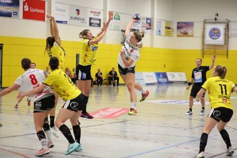 Lea Schuhknecht (TG Nuertingen) beim Torwurf Handball Frauen, HC Roedertal - TG Nuertingen, 2.Liga, 12.01.2019 Grossroehrsdorf