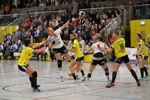 Verena Breidert (TG Nuertingen) beim Torwurf Handball Frauen, HC Roedertal - TG Nuertingen, 2.Liga, 12.01.2019 Grossroehrsdorf