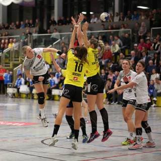 Verena Breidert (TG Nuertingen) beim Torwurf Handball Frauen, HC Roedertal - TG Nuertingen, 2.Liga, 12.01.2019 Grossroehrsdorf