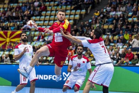 Muenchen, Deutschland 13. Januar 2019: WM 2019 Männer - Gruppe B - Mazedonien vs. Bahrain v.li. Mohamed Merza (Bahrain), Filip Kuzmanovski (Mazedonien), Ahmed Jalal (Bahrain), Ali Merza (Bahrain) Muenchen Olympiahalle Bayern Deutschland