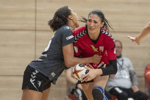 Viktoria Divak (SV Union Halle) setzt sich durch im Viertelfinale SV Union Halle-Neustadt (Wildcats) vs. Bayer 04 Leverkusen Handball DHB Pokal - Saison 2018 2019 Copyright: xVIADATAx xHolgerxJohnx Halle Saale Sachsen-Anhalt Deutschland