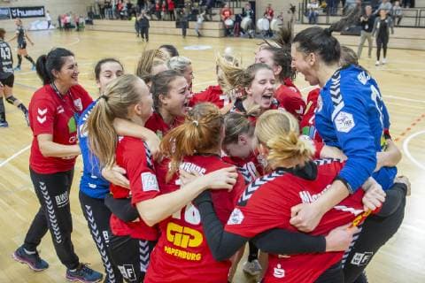 Die Wildcats gewinnen das Spiel und ziehen das erste Mal in der Vereinsgeschichte ins Final Four im DHB Pokal ein. Jubel der Mannschaft nach dem Sieg im Viertelfinale SV Union Halle-Neustadt (Wildcats) vs. Bayer 04 Leverkusen Handball DHB Pokal - Saison 2018 2019 Copyright: xVIADATAx xHolgerxJohnx Halle Saale Sachsen-Anhalt Deutschland