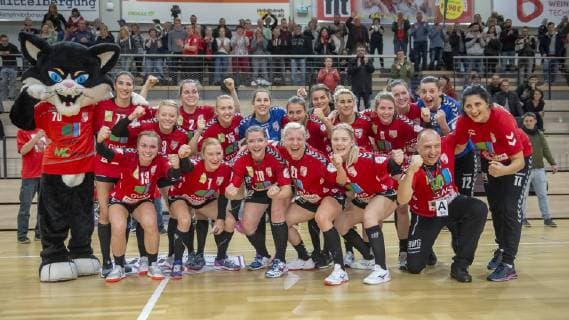 Die Wildcats gewinnen das Spiel und ziehen das erste Mal in der Vereinsgeschichte ins Final Four im DHB Pokal ein. Jubel der Mannschaft nach dem Sieg im Viertelfinale SV Union Halle-Neustadt (Wildcats) vs. Bayer 04 Leverkusen Handball DHB Pokal - Saison 2018 2019 Copyright: xVIADATAx xHolgerxJohnx Halle Saale Sachsen-Anhalt Deutschland