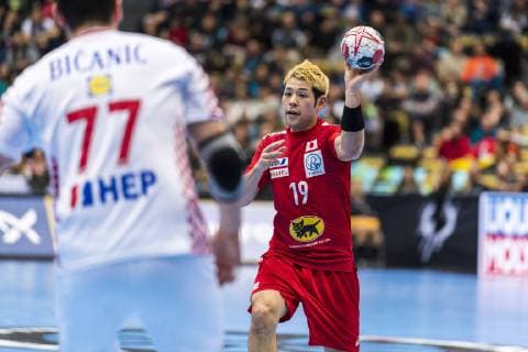 Muenchen, Deutschland 13. Januar 2019: WM 2019 Männer - Gruppe B - Kroatien vs. Japan Damir Bicanic (Kroatien), Shinnosuke Tokuda (Japan) Muenchen Olympiahalle Bayern Deutschland