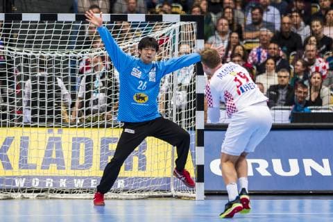 Muenchen, Deutschland 13. Januar 2019: WM 2019 Männer - Gruppe B - Kroatien vs. Japan v.li. Yuki Kubo (Japan), David Mandic (Kroatien) Muenchen Olympiahalle Bayern Deutschland