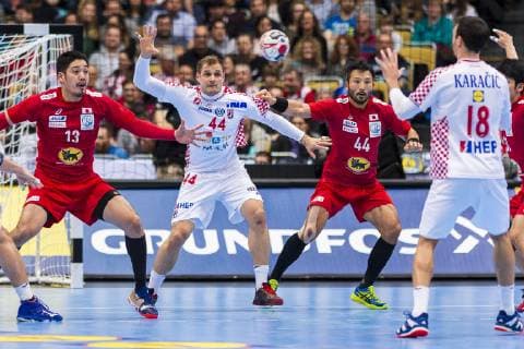 Muenchen, Deutschland 13. Januar 2019: WM 2019 Männer - Gruppe B - Kroatien vs. Japan v.li. Kenya Kasahara (Japan), Kresimir Kozina (Kroatien Goeppingen), Tetsuya Kadoyama (Japan), Igor Karacic (Kroatien) Muenchen Olympiahalle Bayern Deutschland