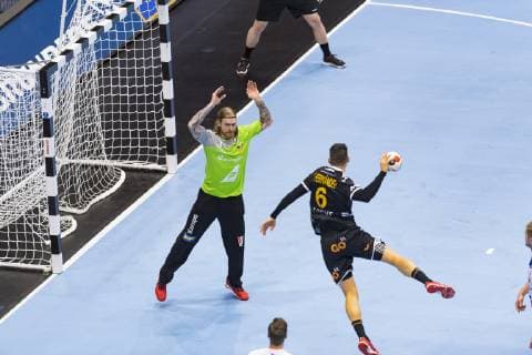 Handball WM 19, Vorrunde, Gruppe B, Begegnung: Spanien - Island, Olympiahalle Muenchen. 13.01.2019 Im Bild: Björgvin Gustavsson, Angel Fernandez, Â