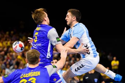 Handball WM, Schweden - Argentinien 190113 Manuel Crivelli of Argentina and Max Darj of Sweden during the IHF World Handball Championship match between Sweden and Argentina on January 13, 2019 in Copenhagen. Photo: Ludvig Thunman BILDBYRN kod LT 35577 Copyright: LUDVIGxTHUNMAN BB190113LT030