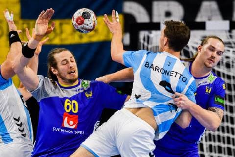 Handball WM, Schweden - Argentinien 190113 Kim Ekdahl du Rietz and Lukas Nilsson of Sweden in a duel with Nicolas Bonanno of Argentina during the IHF World Handball Championship match between Sweden and Argentina on January 13, 2019 in Copenhagen. Photo: Ludvig Thunman BILDBYRN kod LT 35577 Copyright: LUDVIGxTHUNMAN BB190113LT066