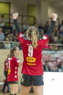 Laura Winkler (SV Union Halle) und die Mannschaft jubeln im Viertelfinale SV Union Halle-Neustadt (Wildcats) vs. Bayer 04 Leverkusen Handball DHB Pokal - Saison 2018 2019 Copyright: xVIADATAx xHolgerxJohnx Halle Saale Sachsen-Anhalt Deutschland