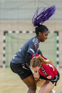Anna Seidel (Bayer 04 Leverkusen) gegen Swantje Heimburg (SV Union Halle) im Viertelfinale SV Union Halle-Neustadt (Wildcats) vs. Bayer 04 Leverkusen Handball DHB Pokal - Saison 2018 2019 Copyright: xVIADATAx xHolgerxJohnx Halle Saale Sachsen-Anhalt Deutschland