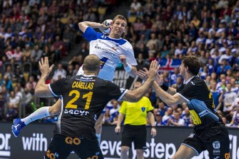 Muenchen, Deutschland 13. Januar 2019: WM 2019 Männer - Gruppe B - Spanien vs. Island Joan Canellas (Spanien), Olafur Gudmundsson (Island), Muenchen Olympiahalle Bayern Deutschland