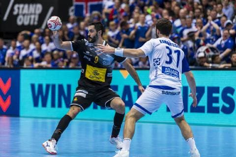 Muenchen, Deutschland 13. Januar 2019: WM 2019 Männer - Gruppe B - Spanien vs. Island Raul Entrerrios Rodriguez (Spanien), Teitur Orn Einarrson (Island) Muenchen Olympiahalle Bayern Deutschland
