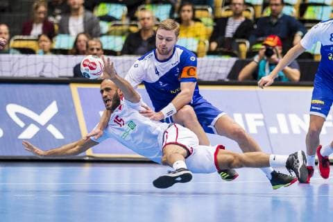 Muenchen, Deutschland 14. Januar 2019: WM 2019 Männer - Gruppe B - Island vs. Bahrain v.li. Mohamed Abdulredha (Bahrain), Aron Palmarsson (Island) Muenchen Olympiahalle Bayern Deutschland