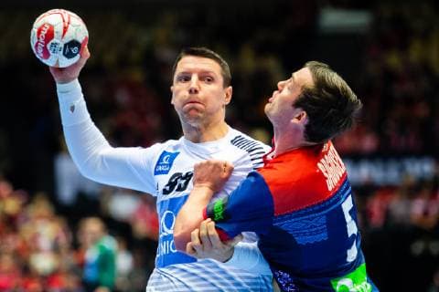 190114 Romas Kirveliavicius of Austria and Sander Sagosen of Norway during the IHF World Handball Championship match between Norway and Austria on January 14, 2019 in Herning. Photo: Jon Olav Nesvold BILDBYRN kod JE 160400 Copyright: JONxOLAVxNESVOLD BB190114JE074