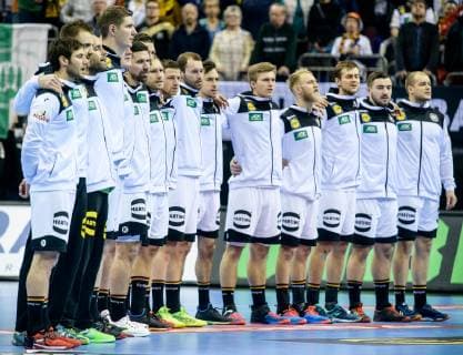 Deutschland vs Russland, Handball Weltmeisterschaft 2019, 14.01.2019 Deutsche Nationalmannschaft bei der Nationalhymne beim Spiel zwischen Russland und Deutschland bei der Handball Weltmeisterschaft in Berlin am 14.01.2019, , Berlin BER Germany Mercedes-Benz-Arena