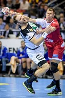Deutschland vs Russland, Handball Weltmeisterschaft 2019, 14.01.2019 Steffen Weinhold (GER 17) und Daniil Shishkarev (RUS 6) beim Spiel zwischen Russland und Deutschland bei der Handball Weltmeisterschaft in Berlin am 14.01.2019, , Berlin BER Germany Mercedes-Benz-Arena