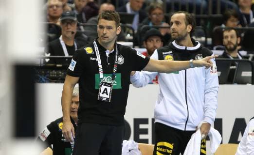Bundestrainer Christian Prokop (Deutschland) und Silvio Heinevetter (Deutschland) beim Spiel Russland gegen Deutschland der Handball- WM 2019 der Maenner am 14.01.2019 in der Mercedes-Benz Arena in Berlin Handball - WM 2019 - Gruppe A - Deutschland - Russland