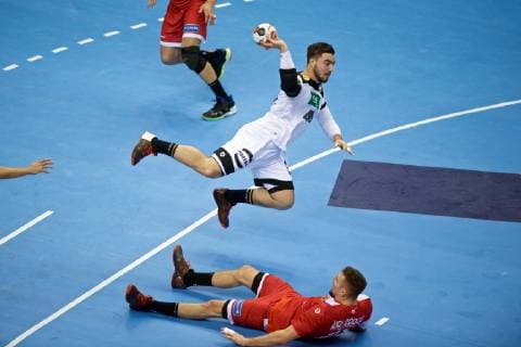 Handball Berlin 14.01.2019 Weltmeisterschaft 2019 Weltmeisterschaften der Männer Gruppe A Russland (RUS) - Deutschland (GER) Jannik Kohlbacher (Deutschland, No.48) KALARASH Gleb (Russland, No.21)