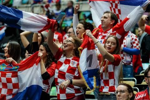 Muenchen, Deutschland, 14.01.2019, IHF Handball WM 2019, Gruppe B, Kroatien - Mazedonien, Fans Kroatien jubeln ( DeFodi048
