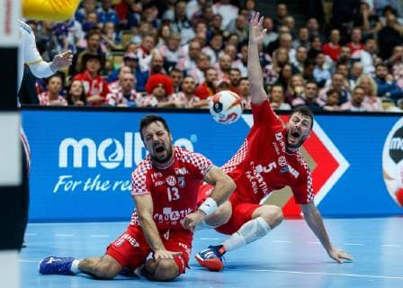 Muenchen, Deutschland, 14.01.2019, IHF Handball WM 2019, Gruppe B, Kroatien - Mazedonien, Zlatko Horvat (CRO) und Duvnjak Domagoj (CRO) in Aktion ( DeFodi048