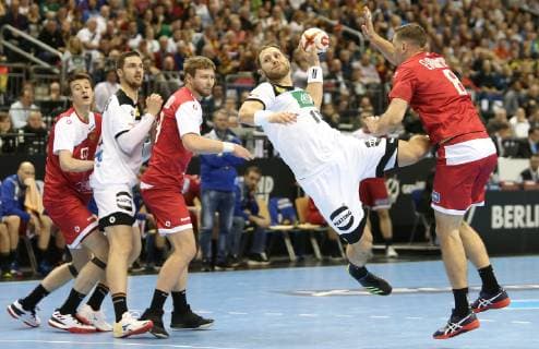Steffen Weinhold (Deutschland) trifft beim Spiel Russland gegen Deutschland der Handball- WM 2019 der Maenner am 14.01.2019 in der Mercedes-Benz Arena in Berlin Handball - WM 2019 - Gruppe A - Deutschland - Russland