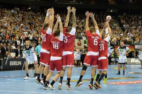Handball, Herren, Weltmeisterschaft 2019 in Deutschland und Dänemark, Gruppe A, 3. Spieltag, Deutschland - Russland, Steffen Fäth (Nr. 23, Deutschland) beim direkten Freiwurf in der Schlussminute, 14.01.19, Copyright: xMichaelxHundtx xMatthiasxKochx