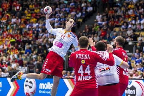 Muenchen, Deutschland 14. Januar 2019: WM 2019 Männer - Gruppe B - Kroatien vs. Mazedonien v.li. Filip Taleski (Mazedonien Rhein Neckar Loewen), Kresimir Kozina (Kroatien Goeppingen), Stojanche Stoilov (Mazedonien), Zeljko Musa (Kroatien Fuechse Berlin) Muenchen Olympiahalle Bayern Deutschland