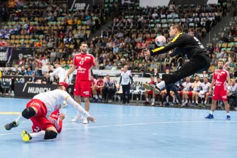 Handball WM, 2019, Vorrunde, Gruppe B, München, Olympiahalle, Begegnung Kroatien - Mazedonien, im Bild: , Ivan Stevanovic, Zlatko Horvat, Jakov Vrankovic, @Martin Hangen hangenfoto