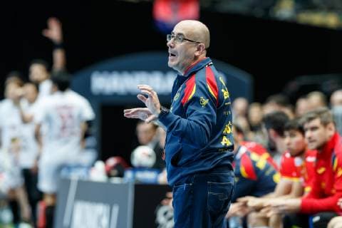 Muenchen, Deutschland, 14.01.2019, IHF Handball WM 2019, Gruppe B, Spanien - Japan, Trainer Jordi Ribera Romans (ESP) gestikuliert, gestik ( DeFodi048