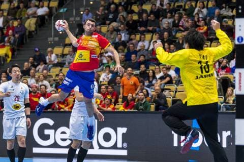 Muenchen, Deutschland 14. Januar 2019: WM 2019 Männer - Gruppe B - Spanien vs. Japan Aitor Arino (Spanien), Akihito Kai (Japan) Muenchen Olympiahalle Bayern Deutschland