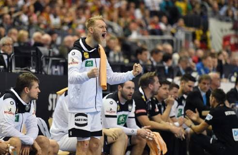 Matthias Musche (Deutschland), jubelt auf der Bank Russland-Deutschland Russia-Germany IHF Handball Weltmeisterschaft 2019, Hanball World Championship WM Weltmeisterschaft 2019, Herren, Männer, Maenner, men, Handball, Deutschland, Germany, Vorrunde, Gruppe A, group A Berlin, 14.1.2019