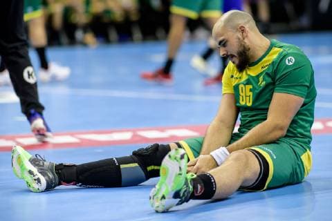 Russland vs Brasilien, Handball Weltmeisterschaft 2019, 15.01.2019 Gustavo Rodrigues (BRA 95) am Boden beim Spiel zwischen Russland und Brasilien bei der Handball Weltmeisterschaft in Berlin am 15.01.2019, , Berlin BER Germany Mercedes-Benz-Arena