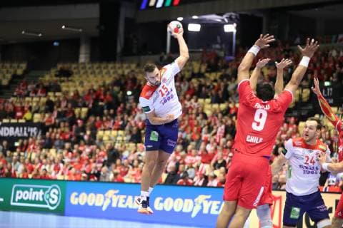 26th Mens Handball World Championship WM Weltmeisterschaft Norwegen vs Chile, 15.01.19 Eivind Tangen (Norwegen, 25) gegen Frelijj (Chile, 09)