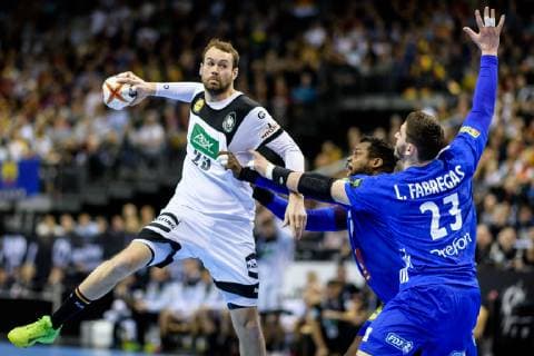 Deutschland vs Frankreich, Handball Weltmeisterschaft 2019, 15.01.2019 l-r: Steffen Faeth (GER 23), Cedric Sorhaindo (FRA 20) und Ludovic Fabregas (FRA 23) beim Spiel zwischen Deutschland und Frankreich bei der Handball Weltmeisterschaft in Berlin am 15.01.2019, , Berlin BER Germany Mercedes-Benz-Arena