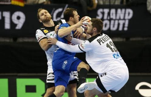 Steffen Weinhold,Kentin Mahe, Hendrik Pekeler Aktion Spielszene Zweikampf Handball Weltmeisterschaft WM Herren Saison 2018 2019 15.01.2019 Deutschland GER DHB vs.Frankreich FRA