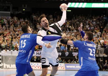 Mathieu Grebille, Fabian Wiede, Ludovic Fabregas Aktion Spielszene Zweikampf Handball Weltmeisterschaft WM Herren Saison 2018 2019 15.01.2019 Deutschland GER DHB vs.Frankreich FRA
