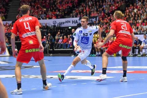 HANDBALL - IHF WC, AUT vs DEN HERNING,DENMARK,15.JAN.19 - HANDBALL - IHF Men s World Championships, international match Länderspiel Austria vs Denmark. Image shows Magnus Landin (DEN), Nikola Bilyk (AUT) and Henrik Mollgard (DEN). GEPAxpictures xOliverxLerch