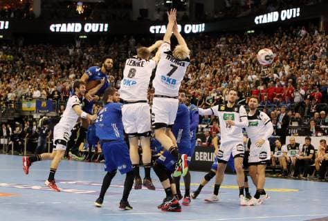 Timothey N Guessan wirft Ausgleich in letzter Sekunde 25:25, Finn Lemke, Patrick Wiencek Handball Weltmeisterschaft WM Herren Saison 2018 2019 15.01.2019 Deutschland GER DHB vs.Frankreich FRA