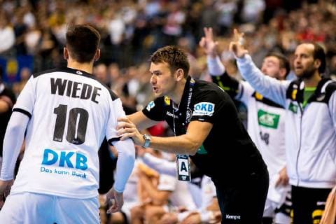 Berlin, 15. Januar 2019 - Handball, IHF Men s World Championship WM Weltmeisterschaft 2019, Deutschland - Frankreich: Fabian Wiede (Deutschland, 10), Christian Prokop (Deutschland, Trainer)
