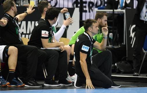 Christian Prokop (Trainer Deuztschland), enttäuscht am Boden Deutschland-Frankreich Germany-France IHF Handball Weltmeisterschaft 2019, Hanball World Championship WM Weltmeisterschaft 2019, Herren, Männer, Maenner, men, Handball, Deutschland, Germany, Vorrunde, Gruppe A, group A Berlin, 15.1.2019