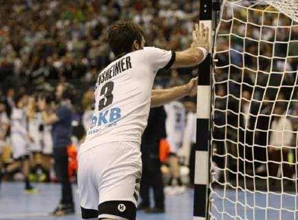 Berlin, Deutschland, Hallenhandball - WM in Berlin Deutschland vs. Frankreich 25 : 25 am 15. 01. 2019 in der Mercedes Benz Arena in Berlin Uwe Gensheimer (GER 3)
