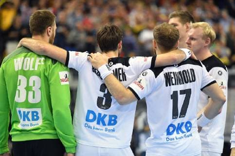 Andreas Wolff (TW Deutschland), Uwe Gensheimer (Deutschland), Steffen Weinhold (Deutschland), Patrick Wiencek (Deutschland), enttäuscht nach dem Spiel Deutschland-Frankreich Germany-France IHF Handball Weltmeisterschaft 2019, Hanball World Championship WM Weltmeisterschaft 2019, Herren, Männer, Maenner, men, Handball, Deutschland, Germany, Vorrunde, Gruppe A, group A Berlin, 15.1.2019