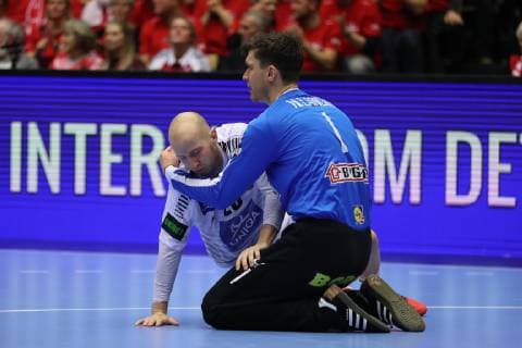 Sport Bilder des Tages 26th Mens Handball World Championship WM Weltmeisterschaft Oesterreich vs Daenemark, 15.01.19 Robert Weber (Oesterreich, 28) und Niklas Landin Jacobsen (Daenemark, 01)