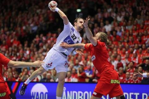 26th Mens Handball World Championship WM Weltmeisterschaft Oesterreich vs Daenemark, 15.01.19 Gerald Zeiner (Oesterreich, 32) gegen Nikolaj Oeris Nielsen (Daenemark, 31)